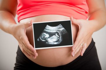 photo femme enceinte avec foetus